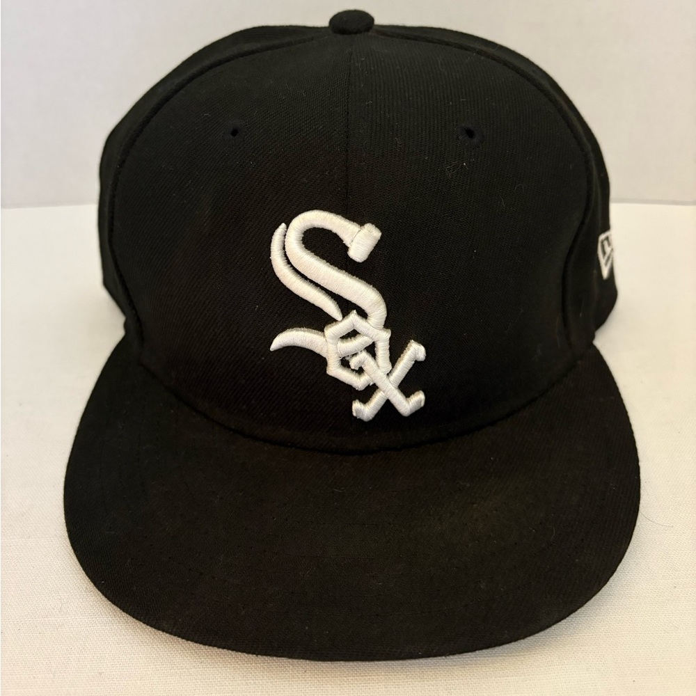 New Era 59Fifty White Sox Black Cap Official On-Field Cap size 7.5 (59.6cm)